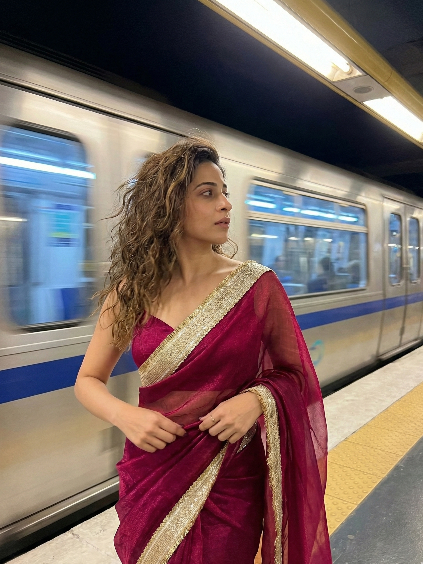 Imperial Rose Shimmer saree close-up – shimmer chiffon in rose gold hugs every curve with effortless allure